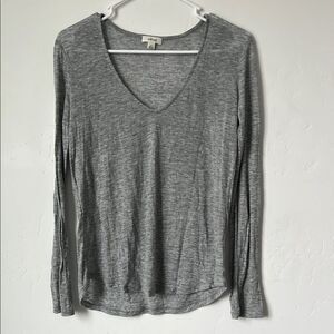 Aritzia Wilfred Free Soft V-Neck Long Sleeve Top Gray Size XS